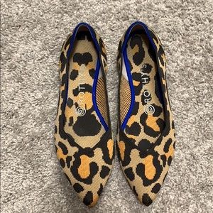 Rothys big cat point size 8